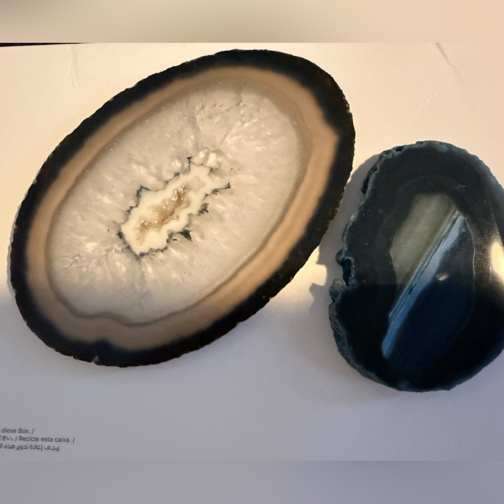 Sliced Rock Agate Blue & neutral beige